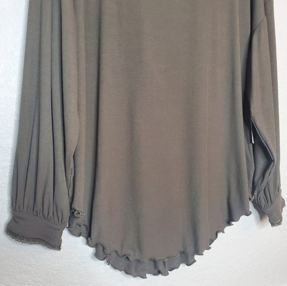 NWT FREE PEOPLE | Shimmy Shake Top Army Green - Picture 4 of 8